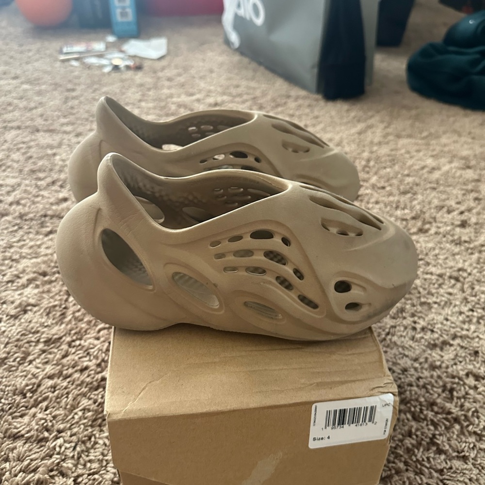Yeezy foam runners